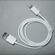 Kabel-dlya-Apple-iPhone5-iPad-4-Redot.jpg